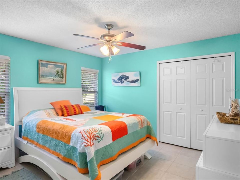 合同活跃: $289,900 (3 贝兹, 2 浴室, 1913 平方英尺)