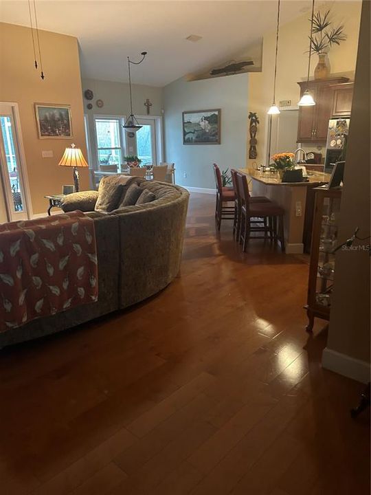 For Sale: $783,000 (4 beds, 3 baths, 2900 Square Feet)