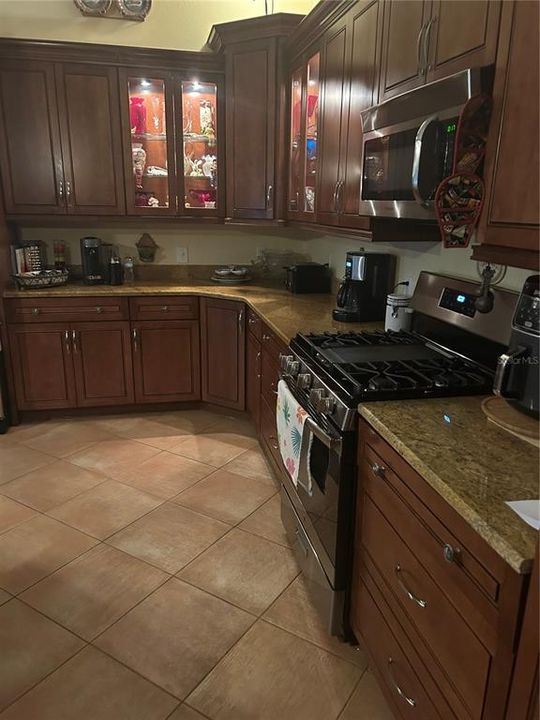 For Sale: $783,000 (4 beds, 3 baths, 2900 Square Feet)