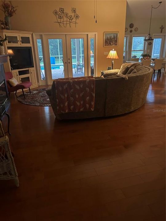 For Sale: $783,000 (4 beds, 3 baths, 2900 Square Feet)