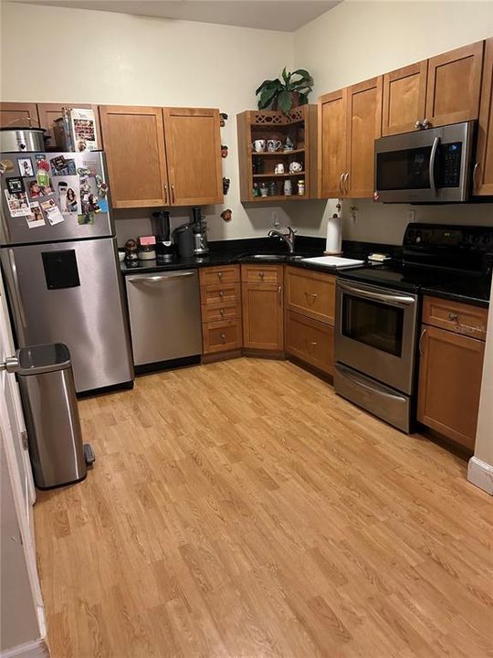 For Sale: $783,000 (4 beds, 3 baths, 2900 Square Feet)