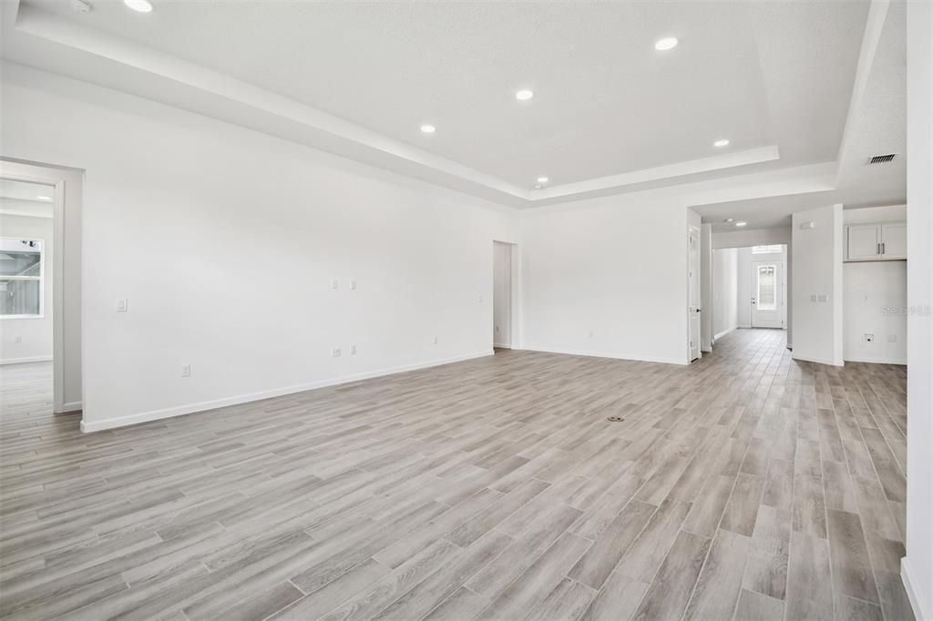 En Venta: $769,990 (5 camas, 4 baños, 3485 Pies cuadrados)