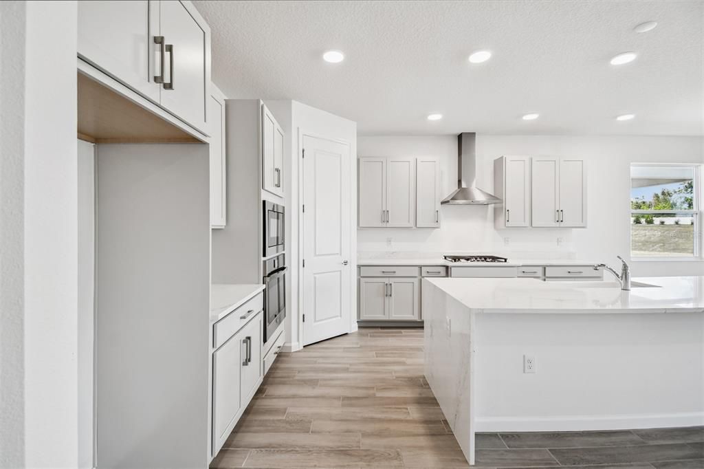 En Venta: $769,990 (5 camas, 4 baños, 3485 Pies cuadrados)