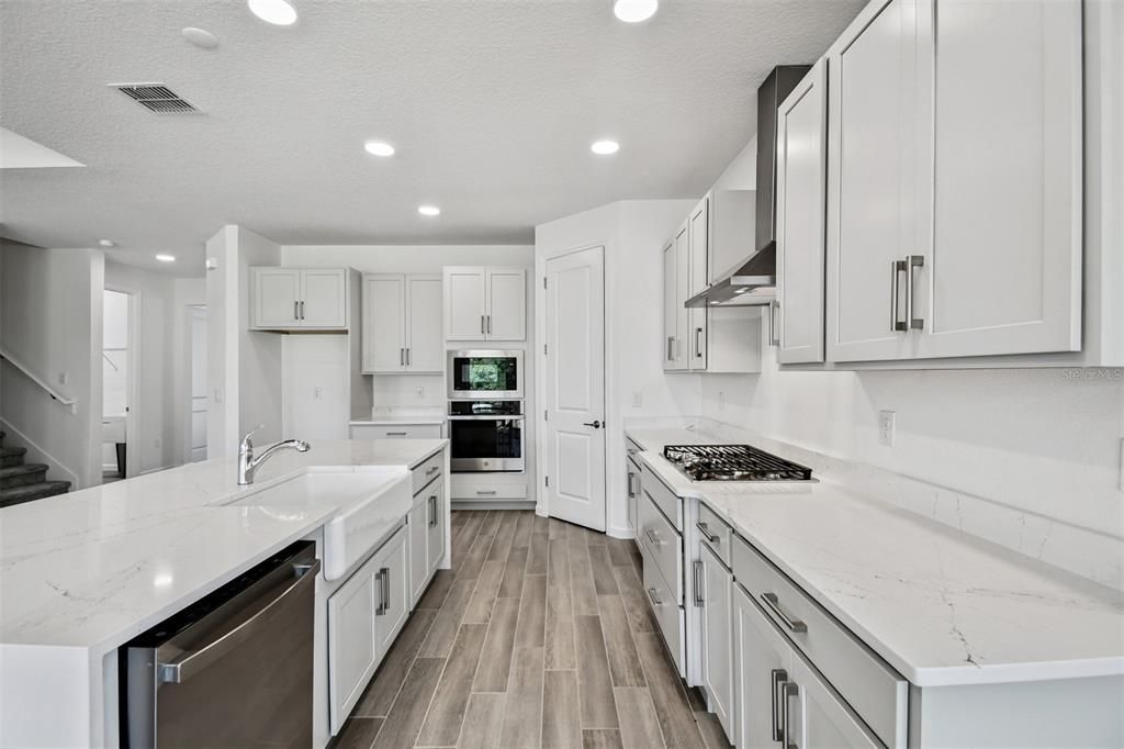 En Venta: $769,990 (5 camas, 4 baños, 3485 Pies cuadrados)