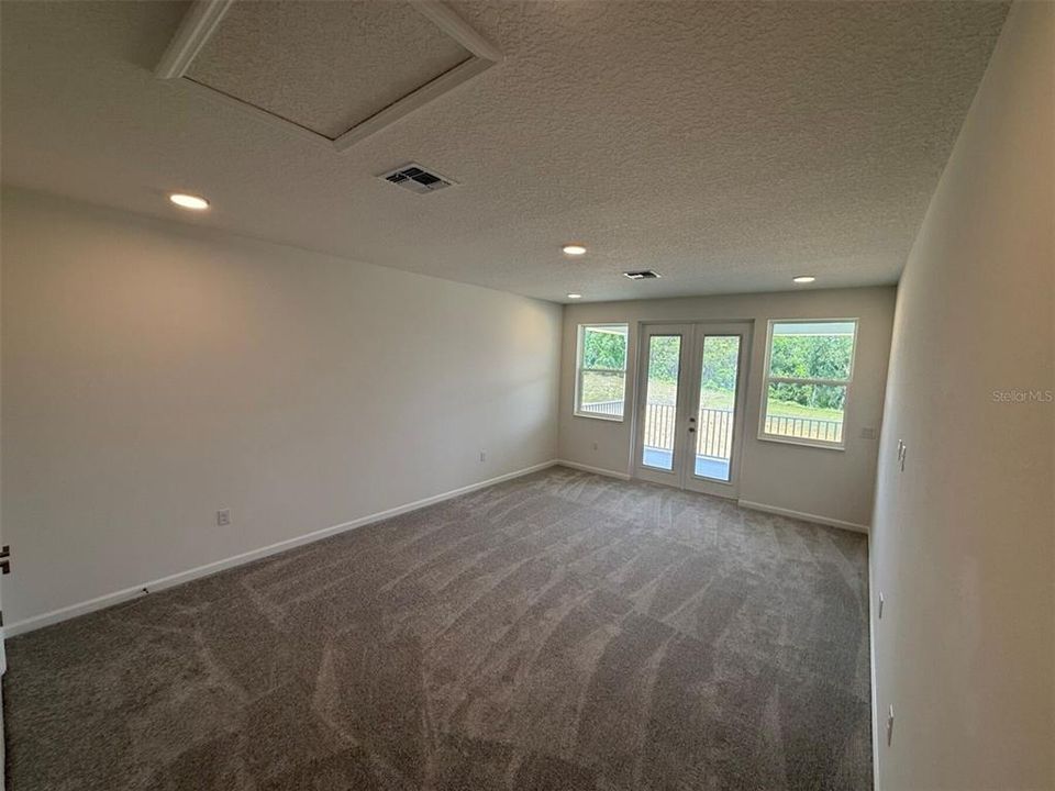 En Venta: $769,990 (5 camas, 4 baños, 3485 Pies cuadrados)