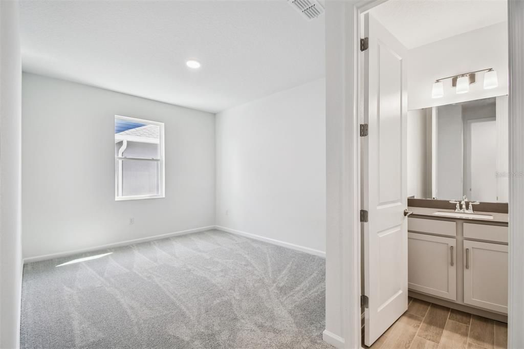 En Venta: $769,990 (5 camas, 4 baños, 3485 Pies cuadrados)