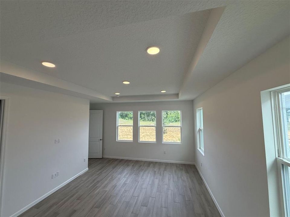 En Venta: $769,990 (5 camas, 4 baños, 3485 Pies cuadrados)