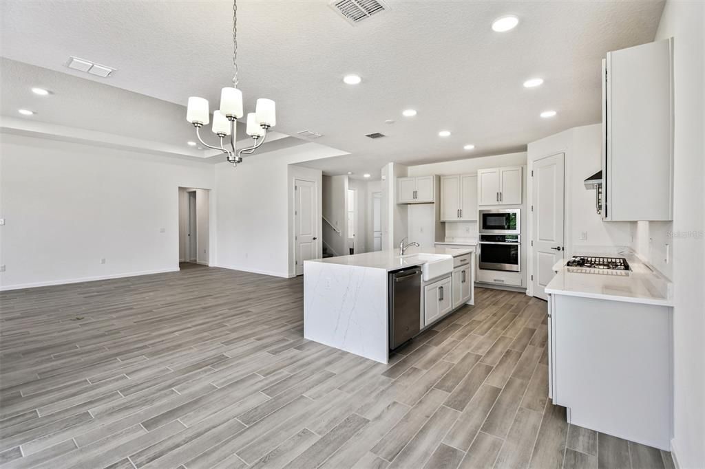 En Venta: $769,990 (5 camas, 4 baños, 3485 Pies cuadrados)