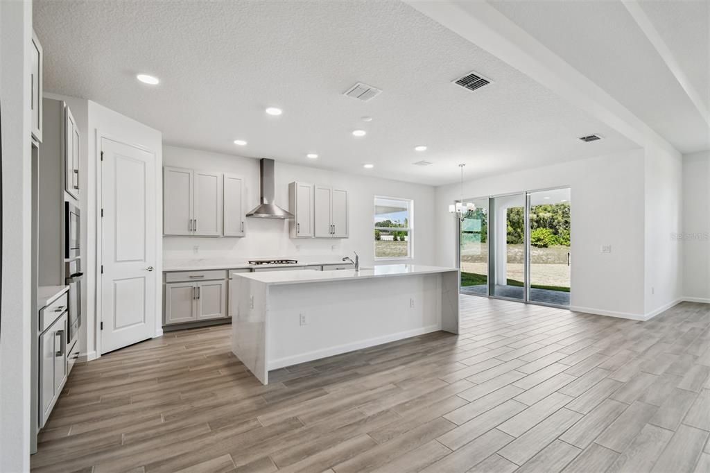 En Venta: $769,990 (5 camas, 4 baños, 3485 Pies cuadrados)