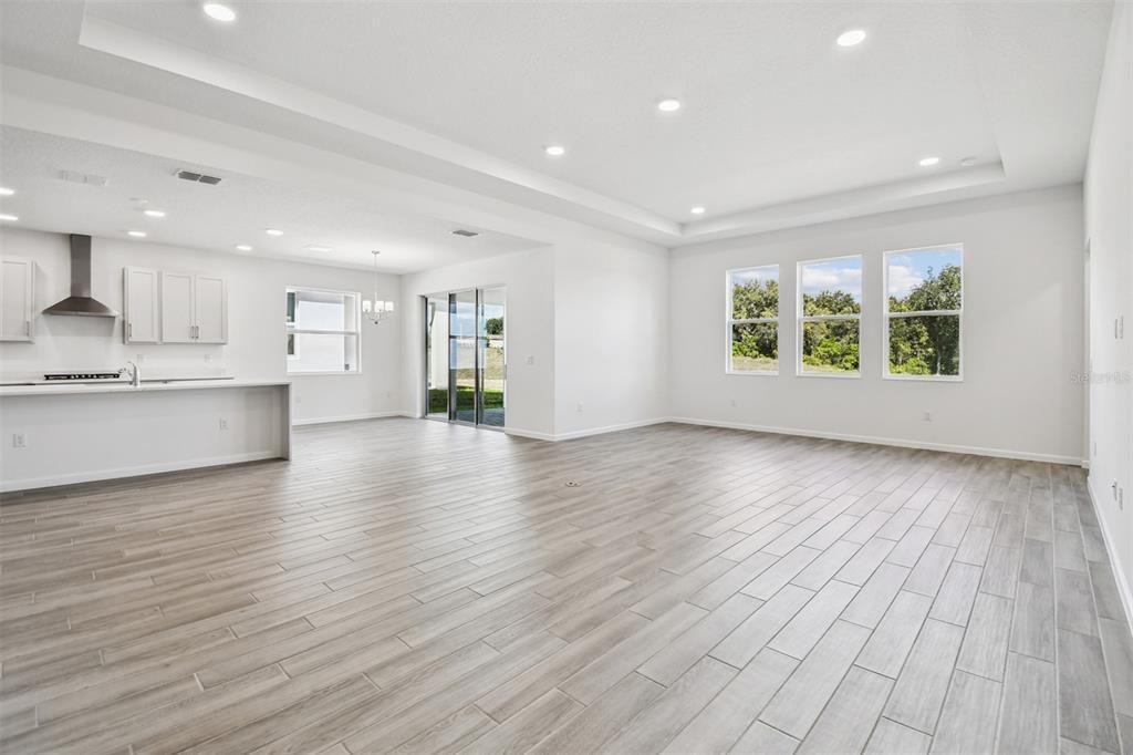 En Venta: $769,990 (5 camas, 4 baños, 3485 Pies cuadrados)