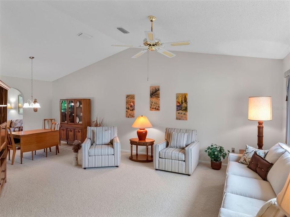 Activo con contrato: $279,900 (2 camas, 2 baños, 1775 Pies cuadrados)