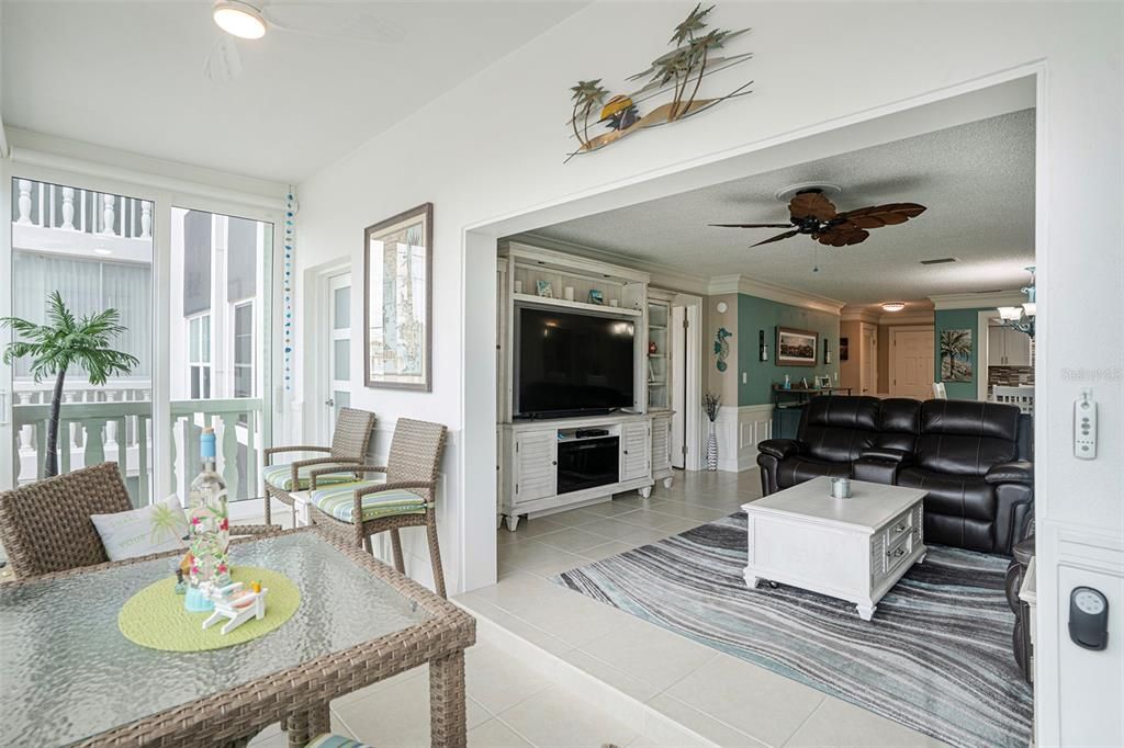 For Sale: $325,000 (2 beds, 2 baths, 1315 Square Feet)