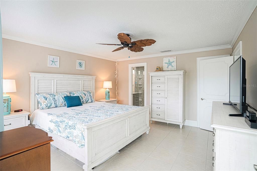 For Sale: $325,000 (2 beds, 2 baths, 1315 Square Feet)