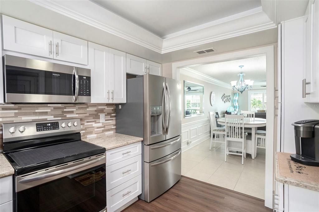 For Sale: $325,000 (2 beds, 2 baths, 1315 Square Feet)