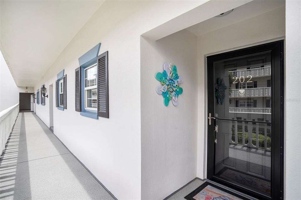 For Sale: $325,000 (2 beds, 2 baths, 1315 Square Feet)