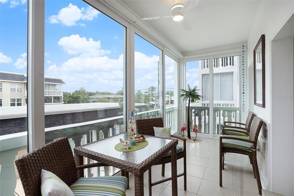 For Sale: $325,000 (2 beds, 2 baths, 1315 Square Feet)