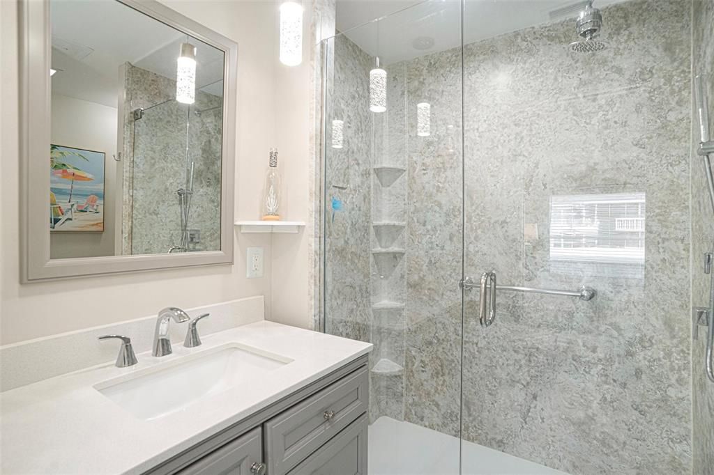 For Sale: $325,000 (2 beds, 2 baths, 1315 Square Feet)