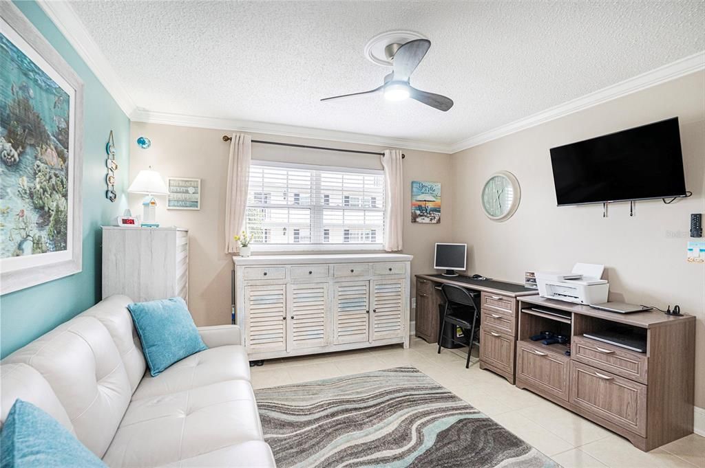 For Sale: $325,000 (2 beds, 2 baths, 1315 Square Feet)