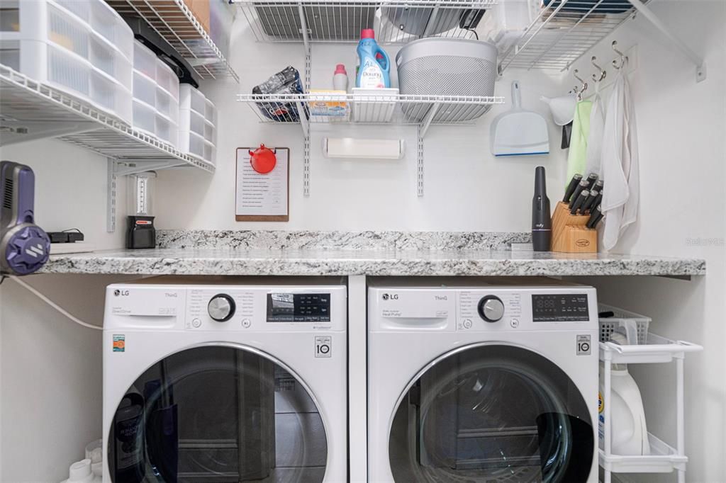 For Sale: $325,000 (2 beds, 2 baths, 1315 Square Feet)