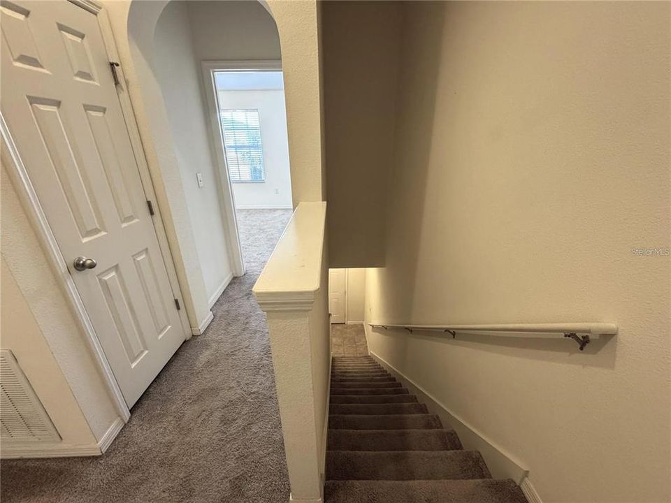 Под контрактом: $2,400 (3 спален, 2 ванн, 1500 Квадратных фут)