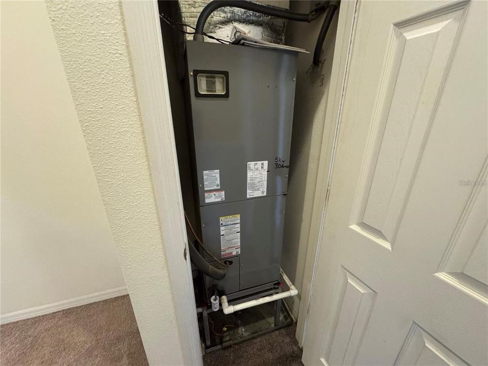 Под контрактом: $2,400 (3 спален, 2 ванн, 1500 Квадратных фут)