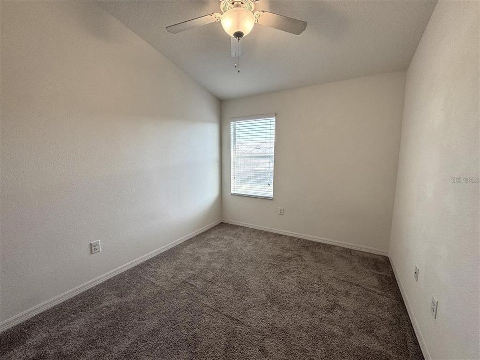 Под контрактом: $2,400 (3 спален, 2 ванн, 1500 Квадратных фут)