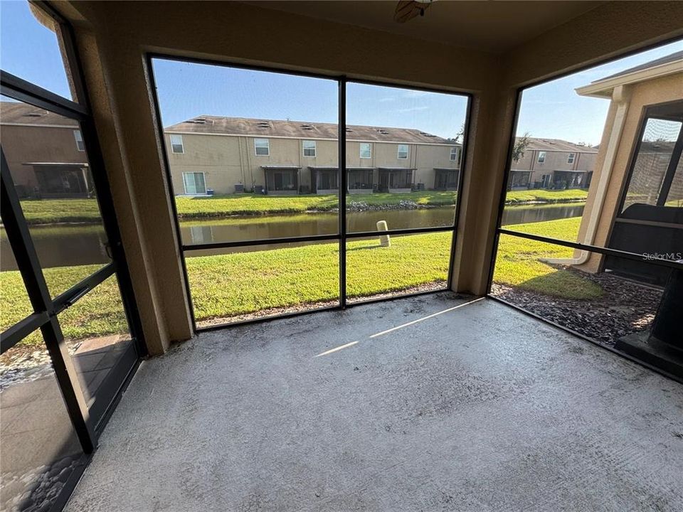 Под контрактом: $2,400 (3 спален, 2 ванн, 1500 Квадратных фут)