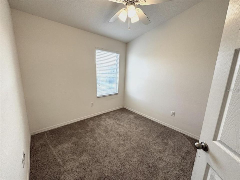 Под контрактом: $2,400 (3 спален, 2 ванн, 1500 Квадратных фут)