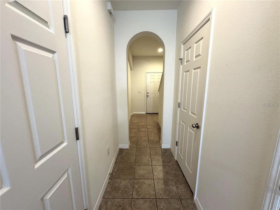 Под контрактом: $2,400 (3 спален, 2 ванн, 1500 Квадратных фут)