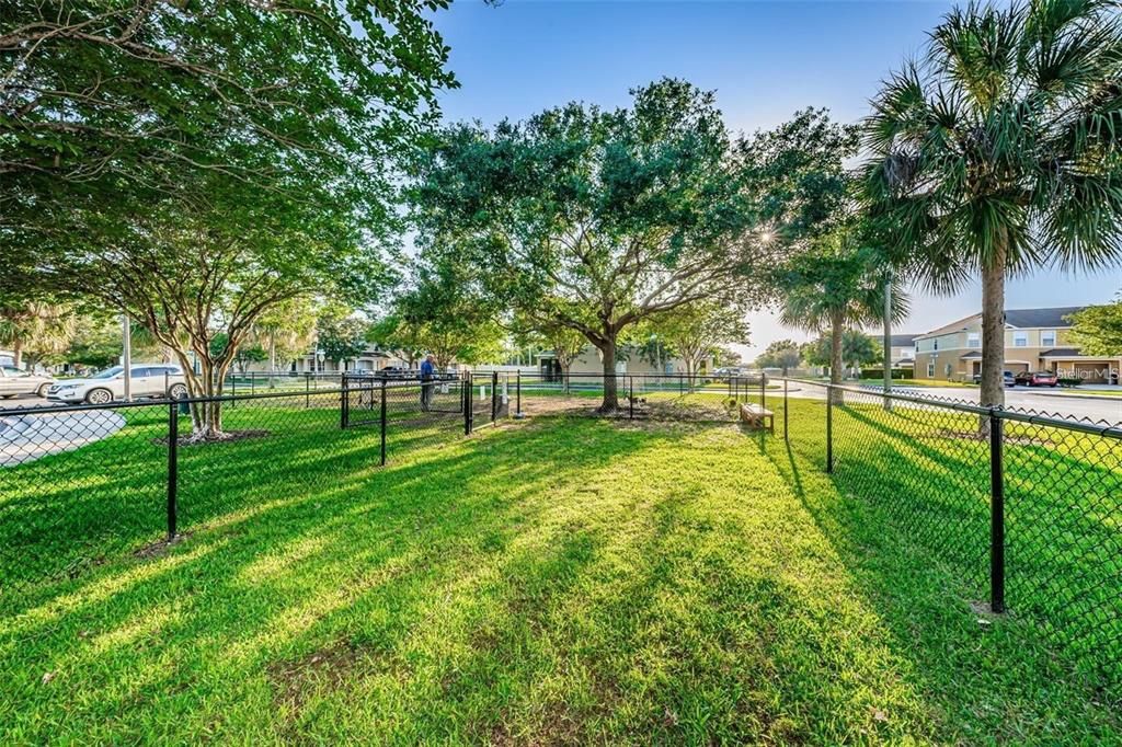 Под контрактом: $2,400 (3 спален, 2 ванн, 1500 Квадратных фут)