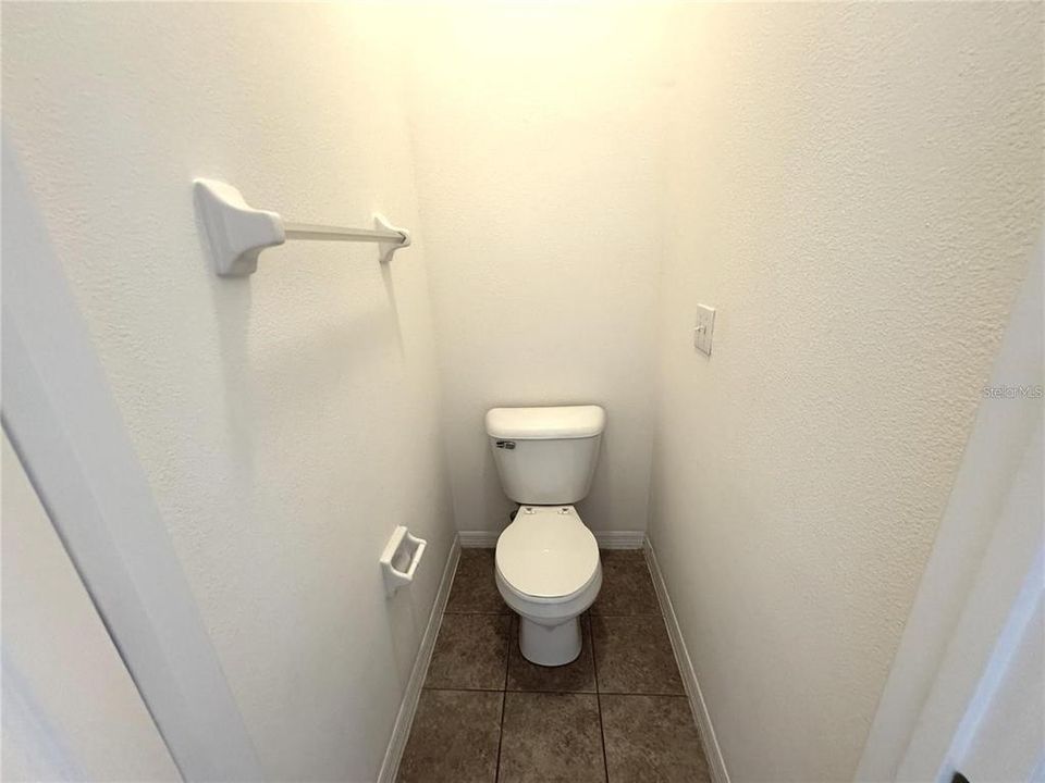 Под контрактом: $2,400 (3 спален, 2 ванн, 1500 Квадратных фут)