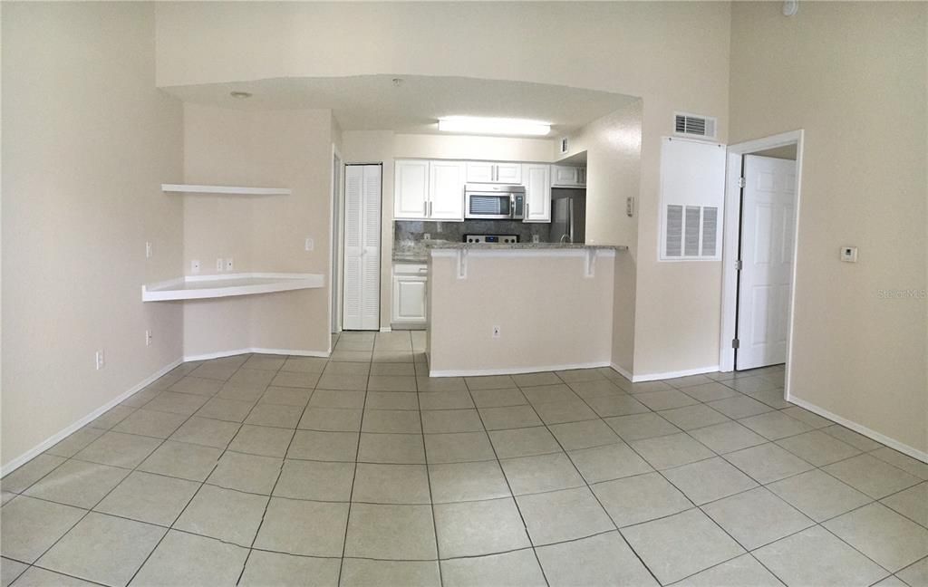 Active With Contract: $1,600 (2 beds, 2 baths, 1026 Square Feet)