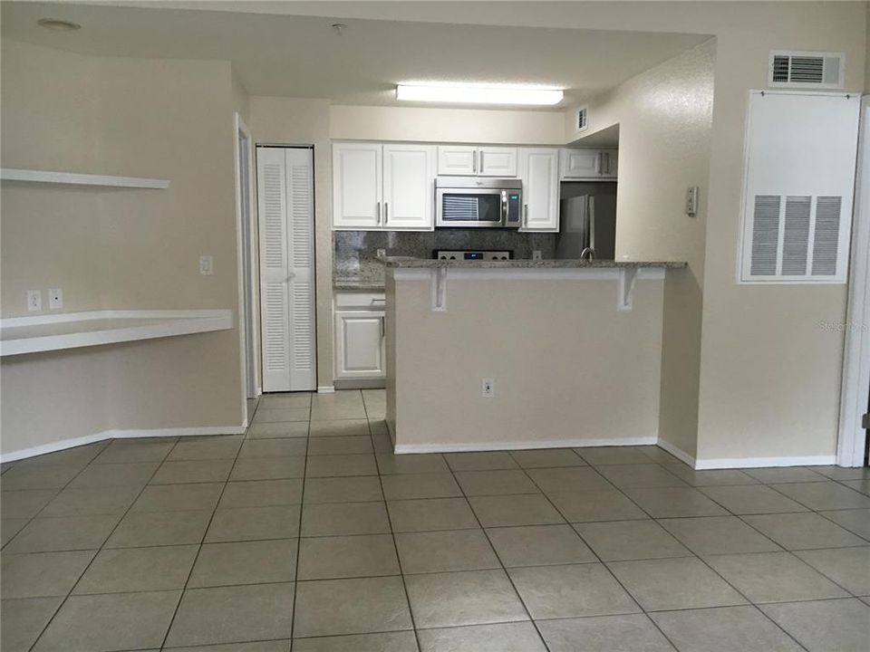 Active With Contract: $1,600 (2 beds, 2 baths, 1026 Square Feet)
