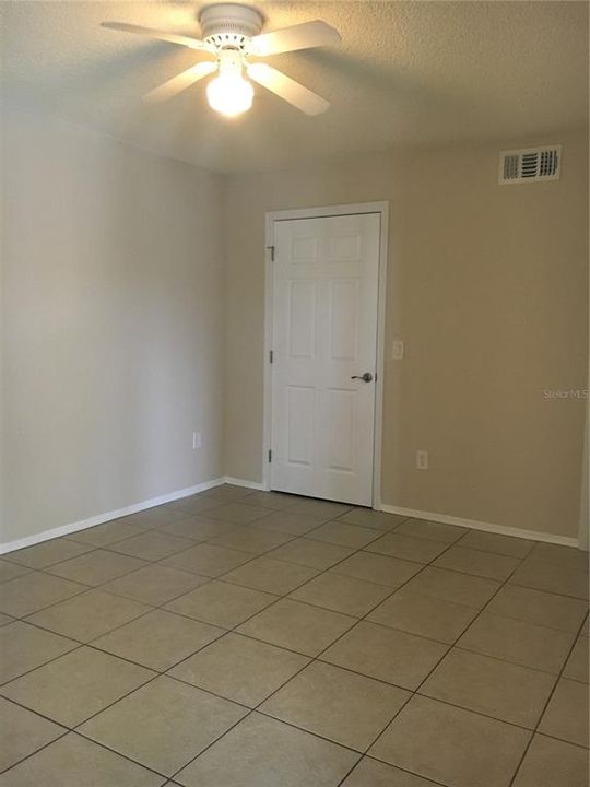 Active With Contract: $1,600 (2 beds, 2 baths, 1026 Square Feet)