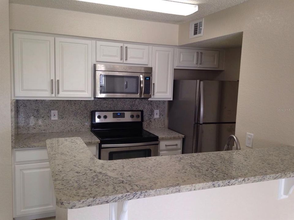 Active With Contract: $1,600 (2 beds, 2 baths, 1026 Square Feet)