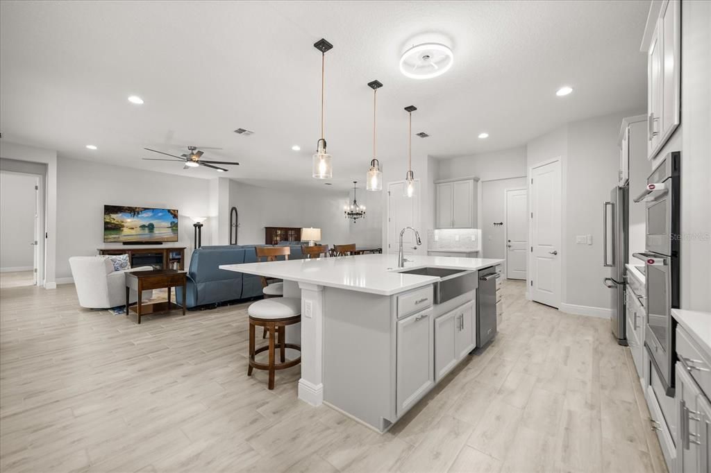 Active With Contract: $620,000 (5 beds, 3 baths, 2905 Square Feet)
