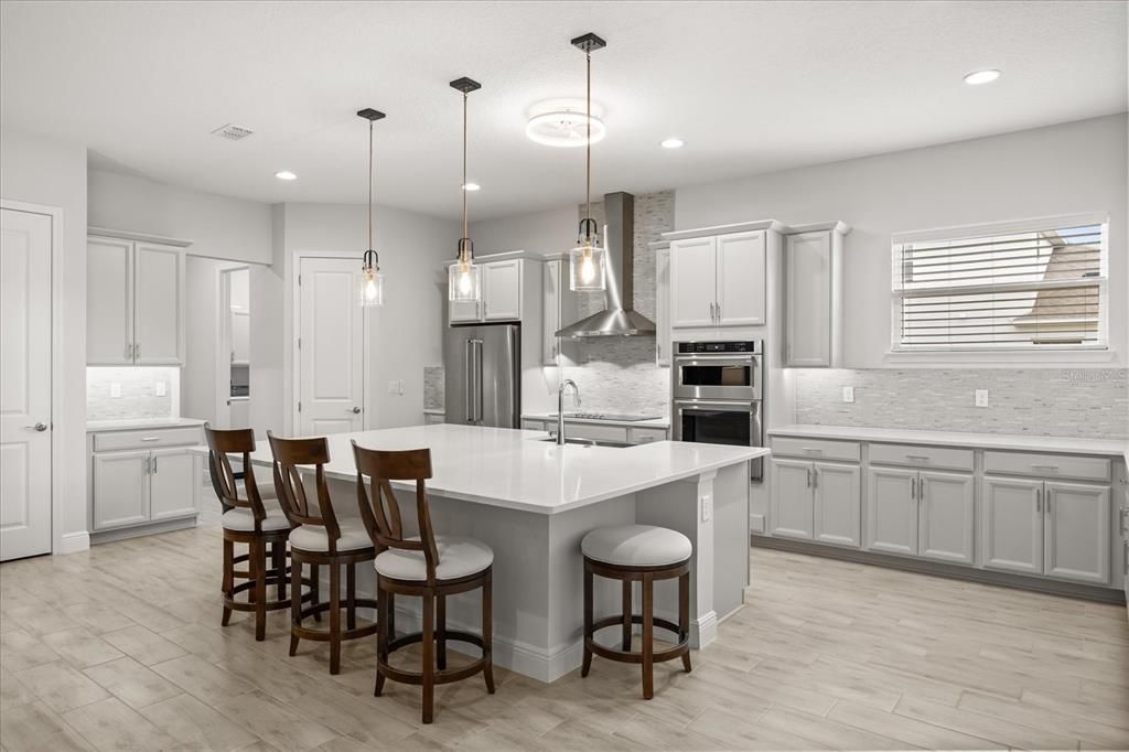 Active With Contract: $620,000 (5 beds, 3 baths, 2905 Square Feet)