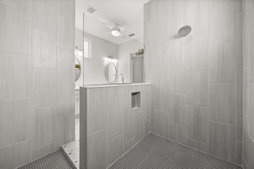 Active With Contract: $620,000 (5 beds, 3 baths, 2905 Square Feet)