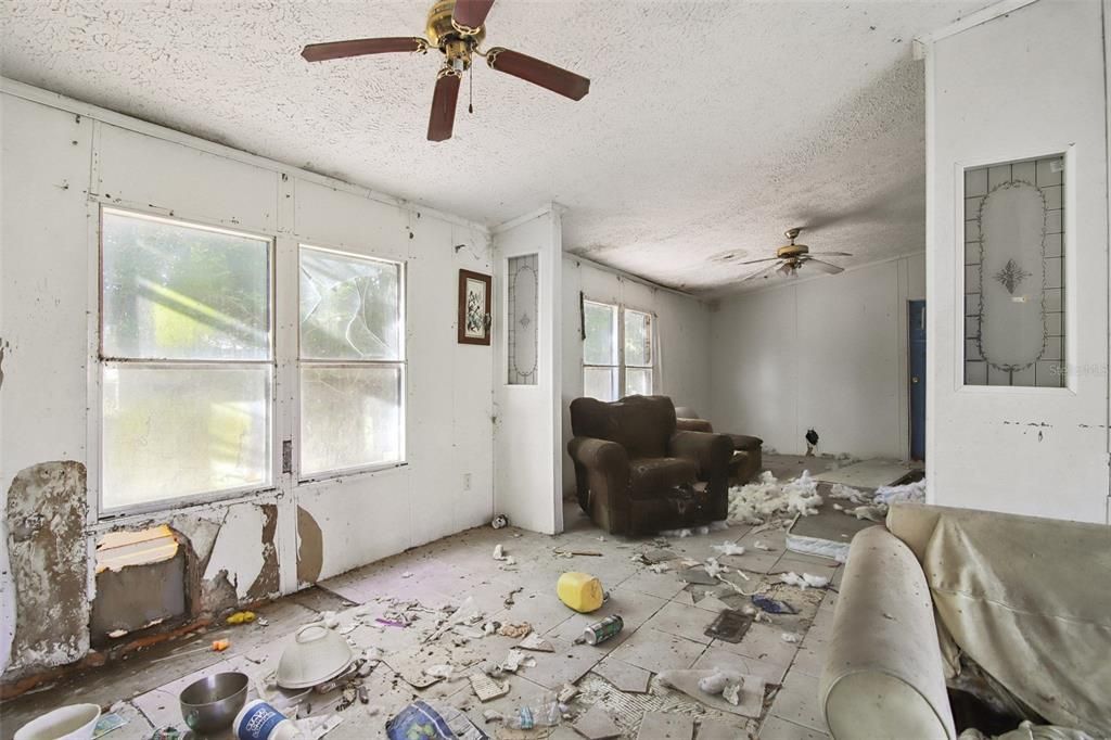 Active With Contract: $49,000 (4 beds, 2 baths, 1440 Square Feet)