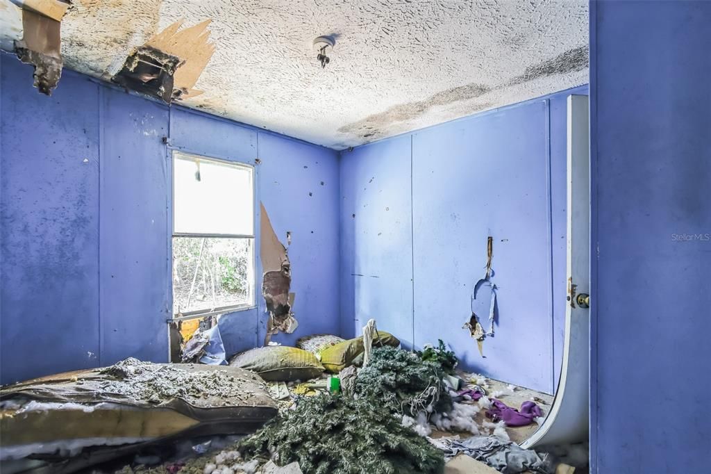 Active With Contract: $49,000 (4 beds, 2 baths, 1440 Square Feet)