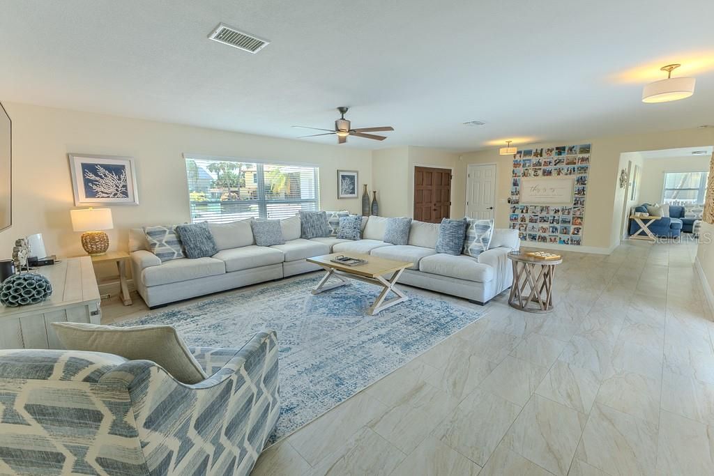 待售: $1,079,900 (5 贝兹, 3 浴室, 3000 平方英尺)