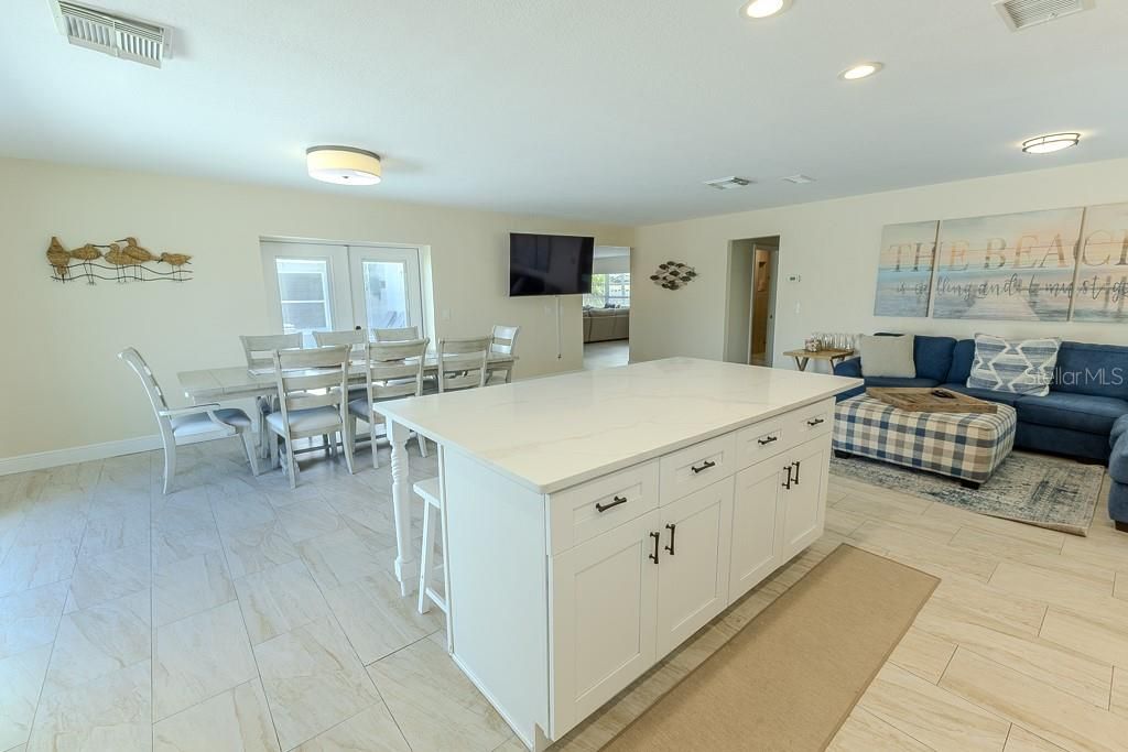 待售: $1,079,900 (5 贝兹, 3 浴室, 3000 平方英尺)