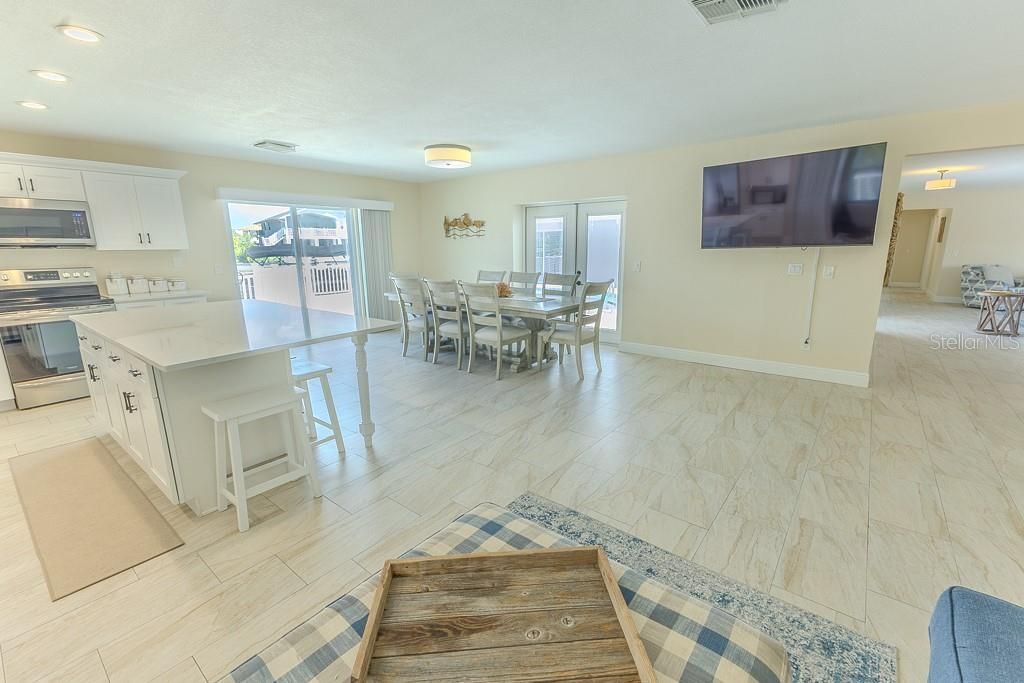 待售: $1,079,900 (5 贝兹, 3 浴室, 3000 平方英尺)