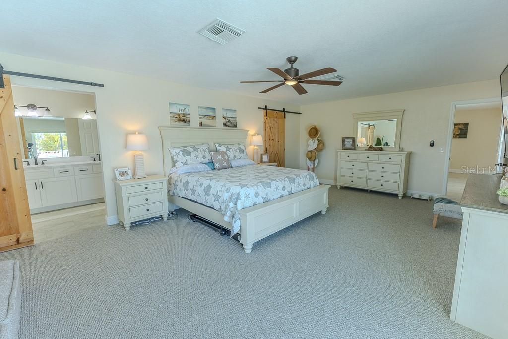 待售: $1,079,900 (5 贝兹, 3 浴室, 3000 平方英尺)