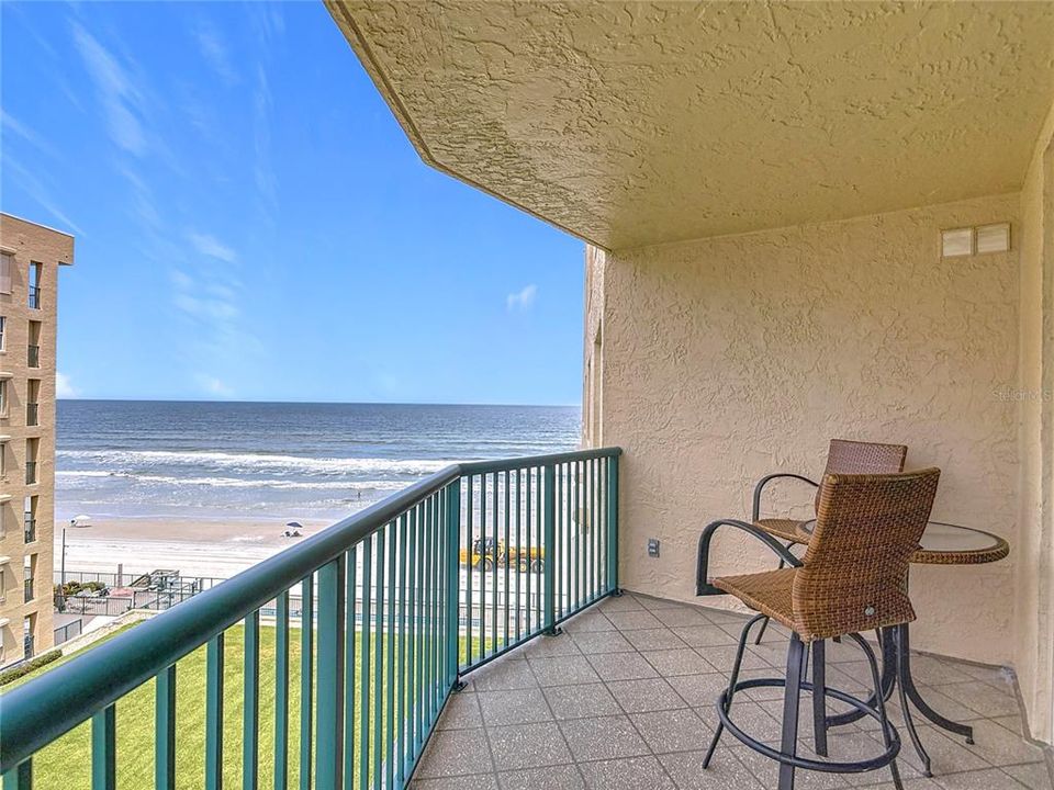 For Sale: $649,000 (3 beds, 3 baths, 2065 Square Feet)