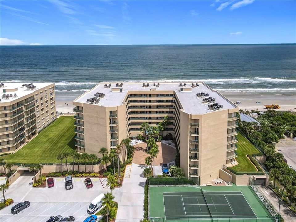 For Sale: $649,000 (3 beds, 3 baths, 2065 Square Feet)