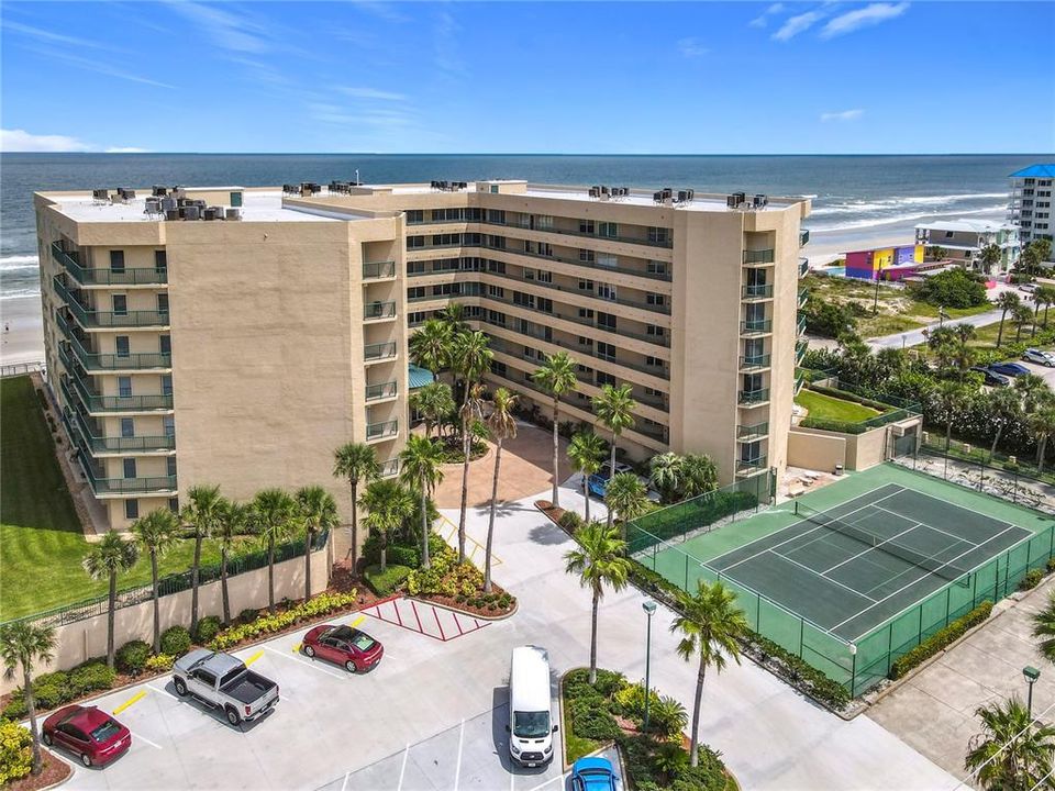 For Sale: $649,000 (3 beds, 3 baths, 2065 Square Feet)