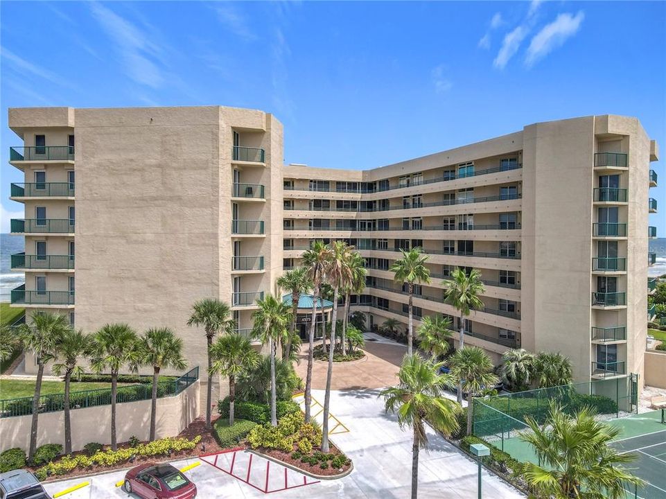 For Sale: $649,000 (3 beds, 3 baths, 2065 Square Feet)