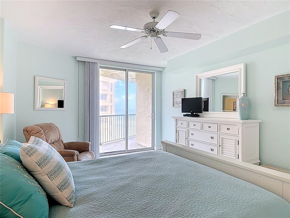 For Sale: $649,000 (3 beds, 3 baths, 2065 Square Feet)