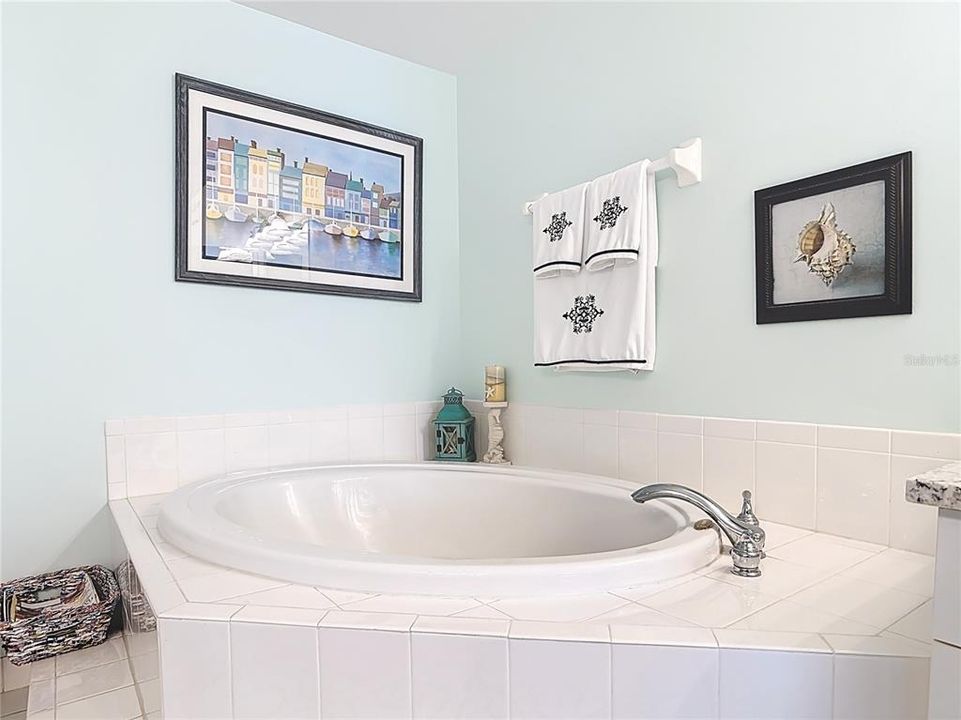 For Sale: $649,000 (3 beds, 3 baths, 2065 Square Feet)